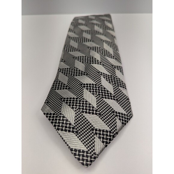Villa Bugatti Geometric Black/White Silk Pointed Classic Necktie Tie - Picture 1 of 8